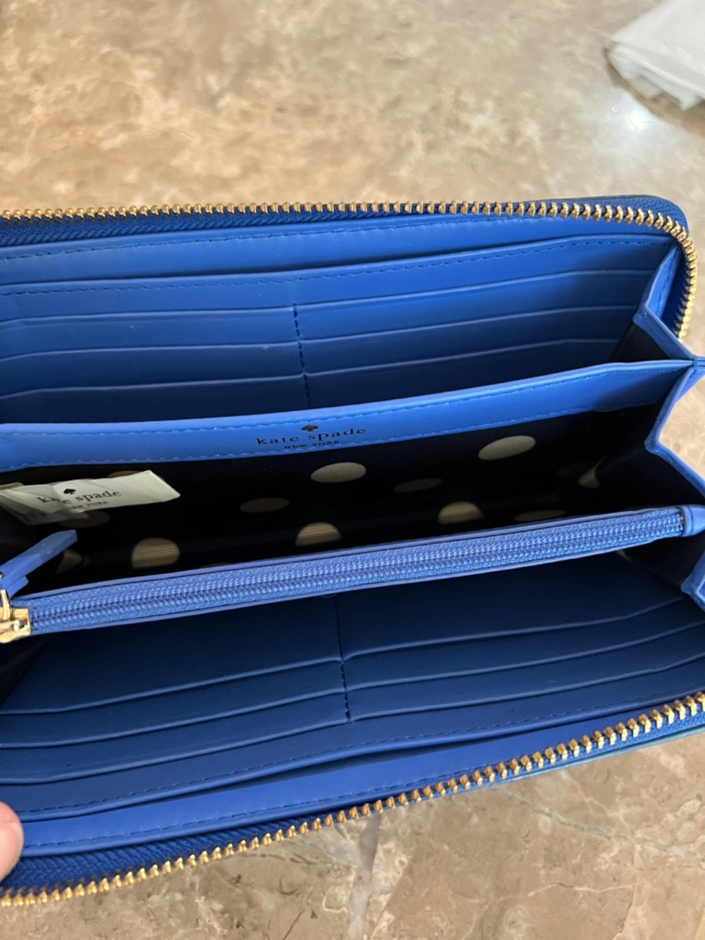 Kate Spade New York Patent Leather Zip Around Wallet Great like New Condition - Picture 13 of 17